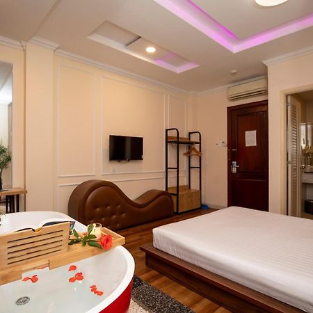Quy Hung Hotel Central Ho Chi Minh City Exterior photo