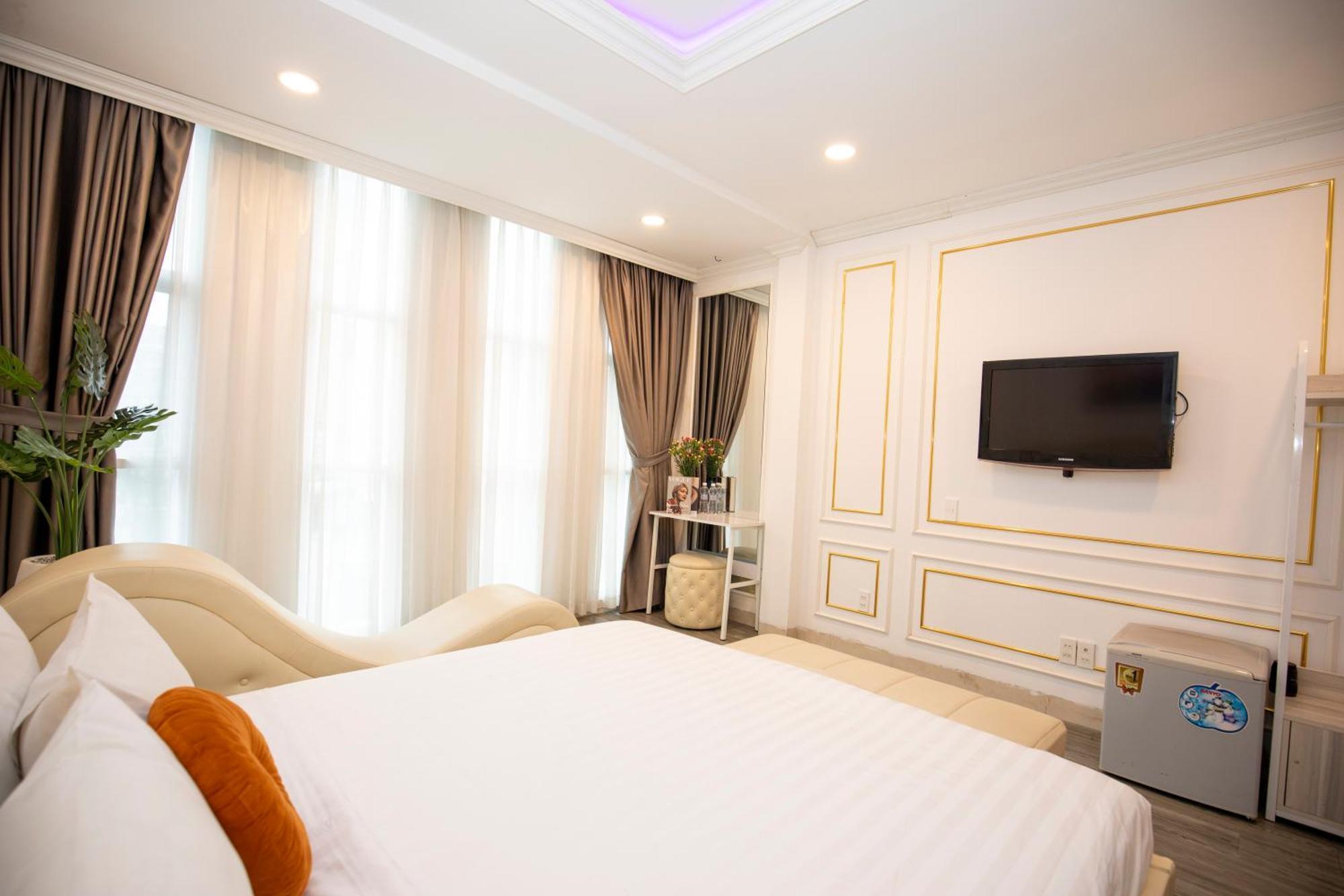 Quy Hung Hotel Central Ho Chi Minh City Exterior photo